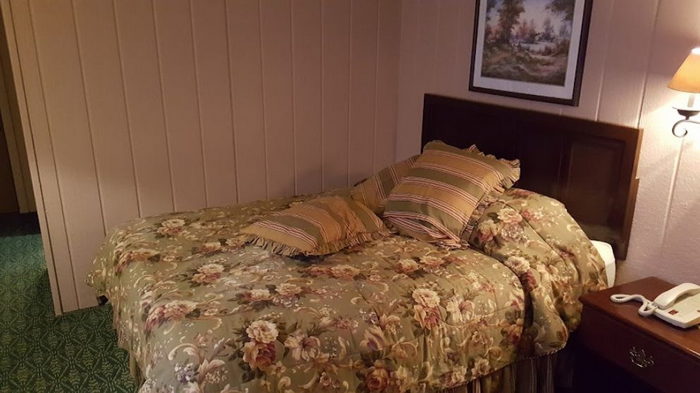 Motel 72 (Roost Motel) - Photo From Web (newer photo)